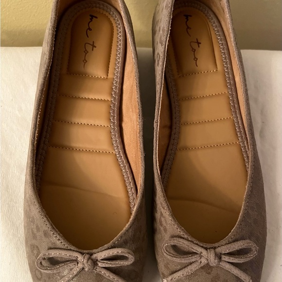 Me Too Skylar Suede Ballet Beige Flats, Size 10, Very Good Condition - Picture 6 of 9